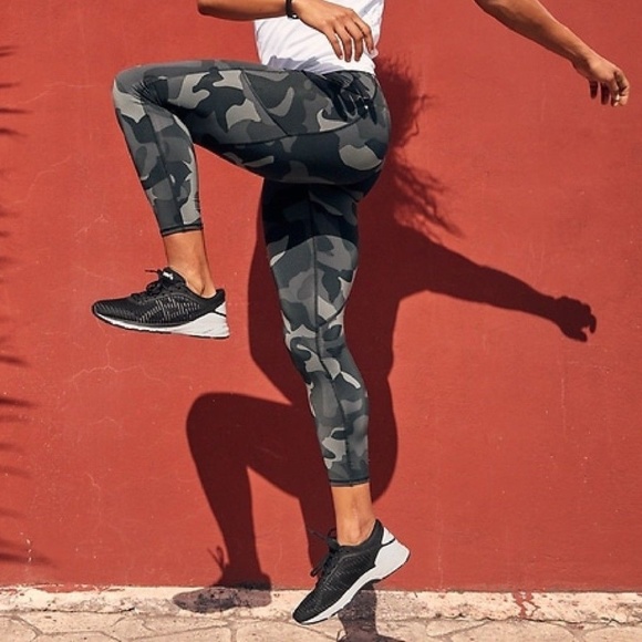 athleta camo contender
